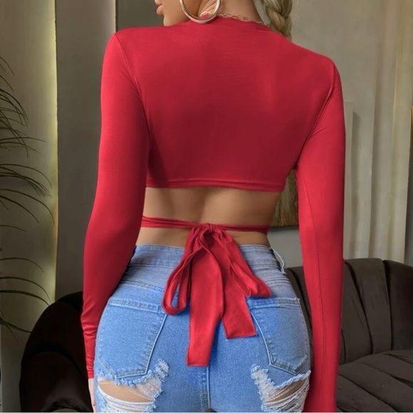 Crisscross Cut Out Tie Back Top - Picture 2 of 3